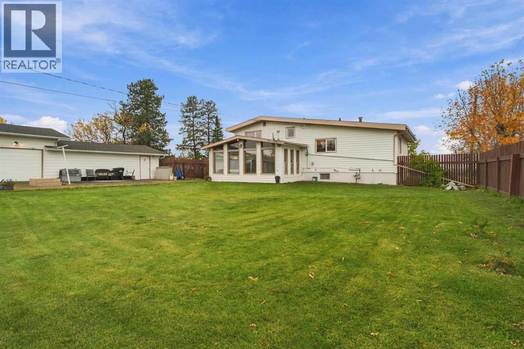5013 47 Street Property Photo 33