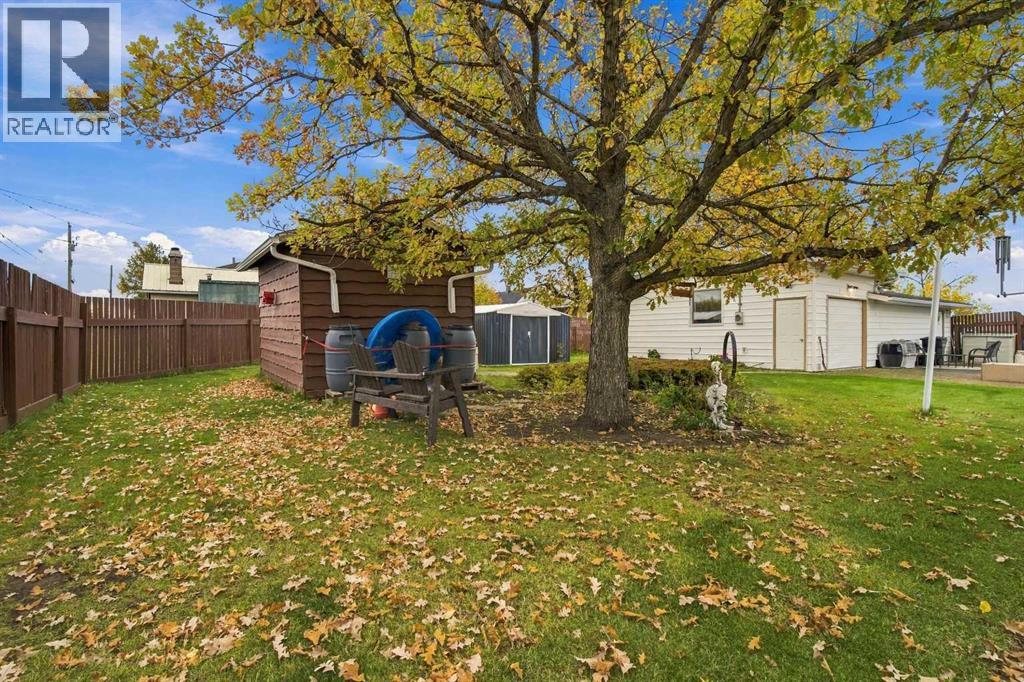 5013 47 Street Property Photo 34