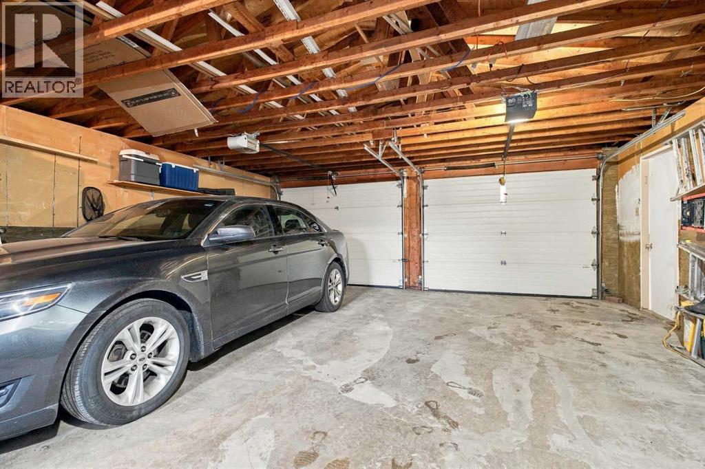 5013 47 Street Property Photo 38