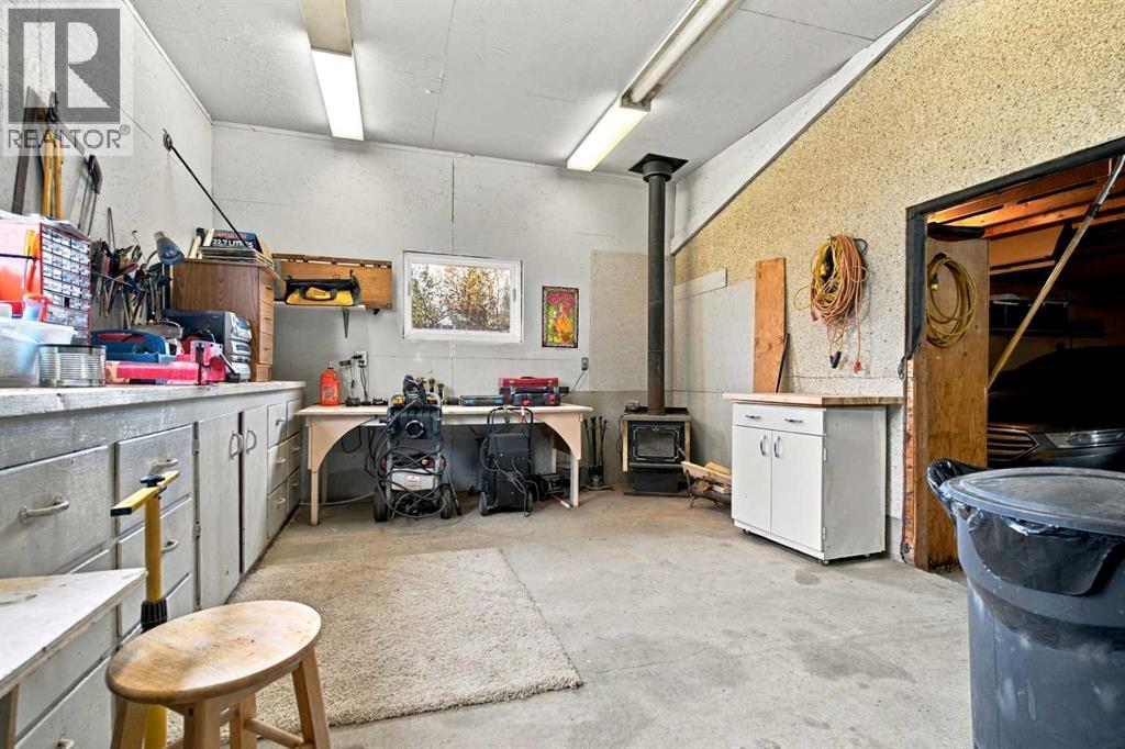 5013 47 Street Property Photo 40