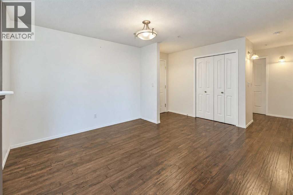 60 Lawford Avenue Property Photo 11