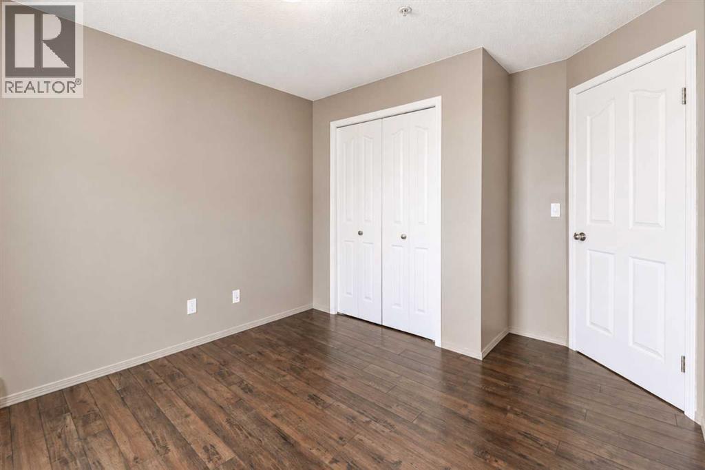 60 Lawford Avenue Property Photo 31