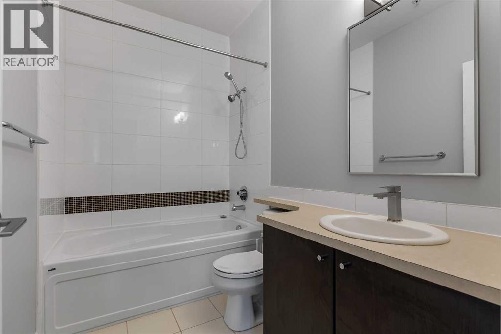 880 Centre Avenue Northeast Property Photo 8