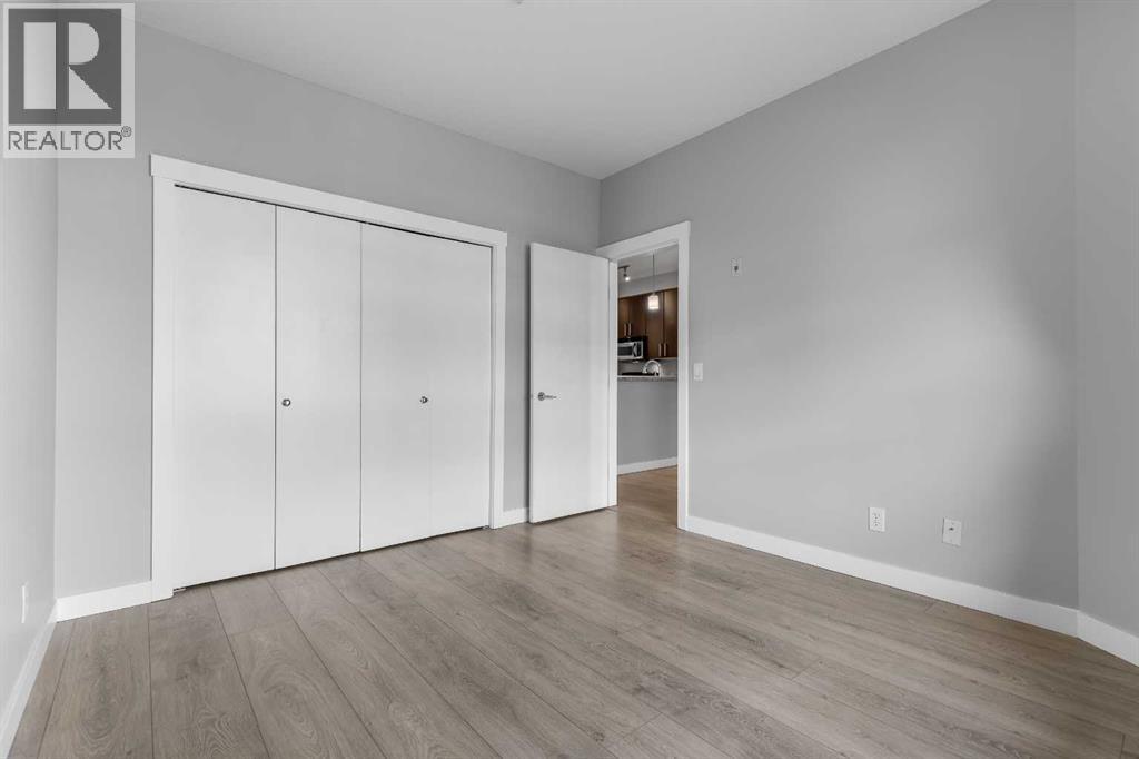 880 Centre Avenue Northeast Property Photo 20