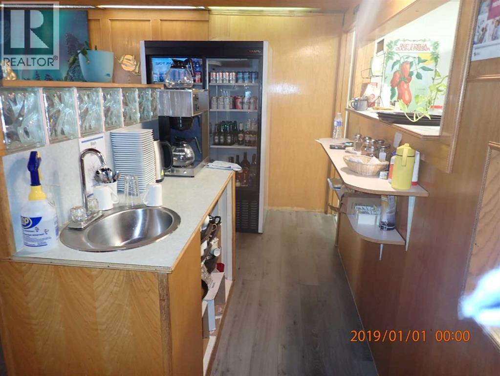 4920 50 Street Property Photo 8