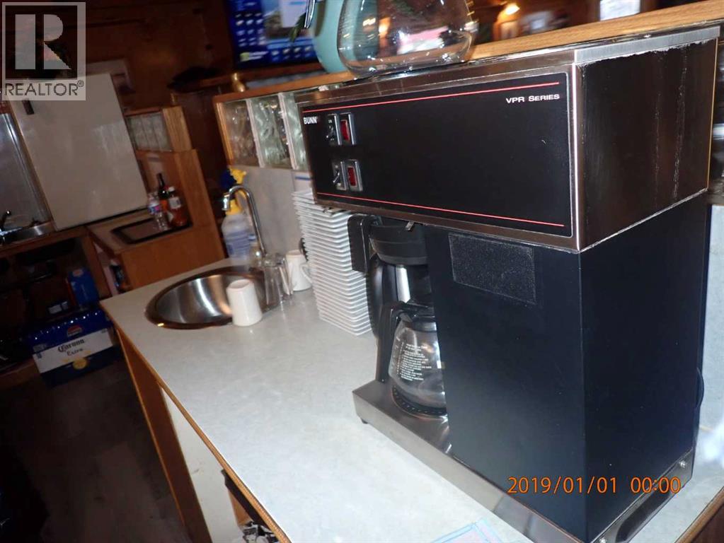 4920 50 Street Property Photo 11