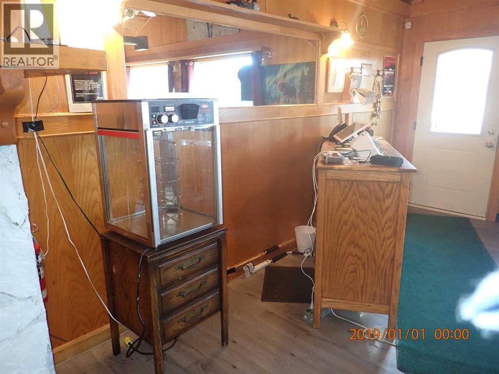 4920 50 Street Property Photo 14
