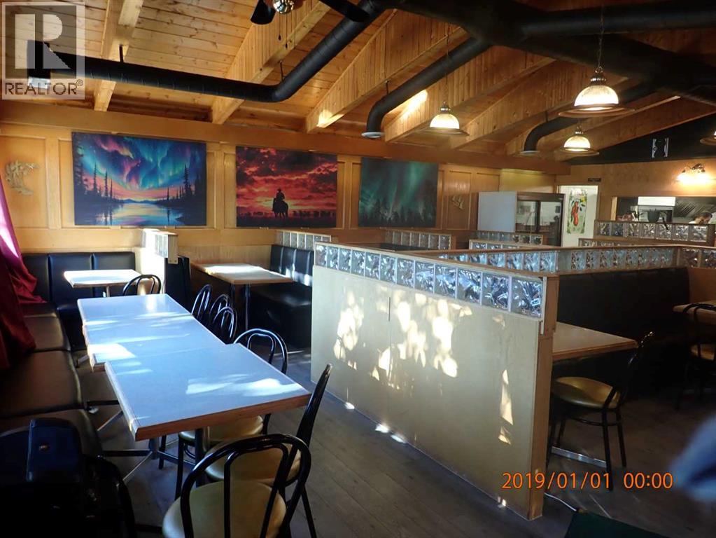 4920 50 Street Property Photo 15