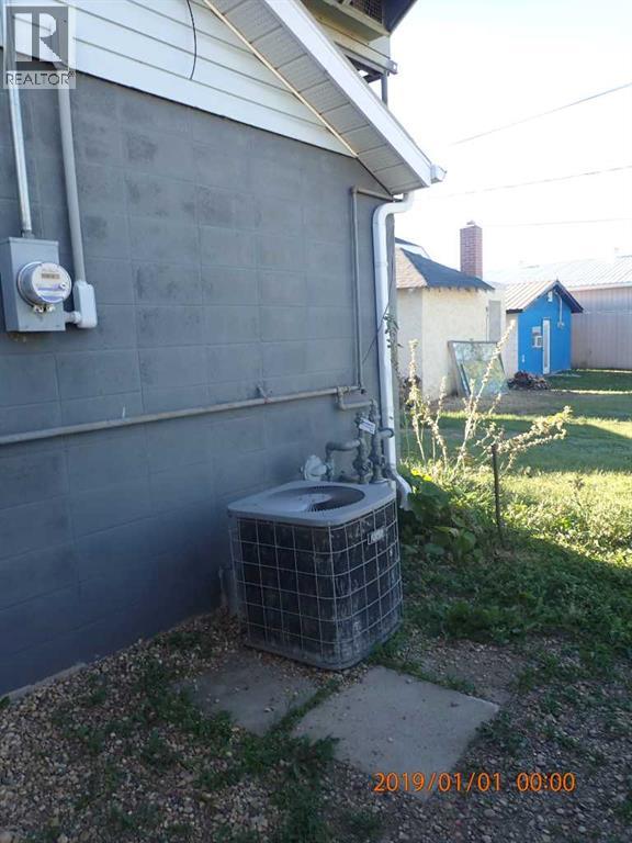 4920 50 Street Property Photo 35