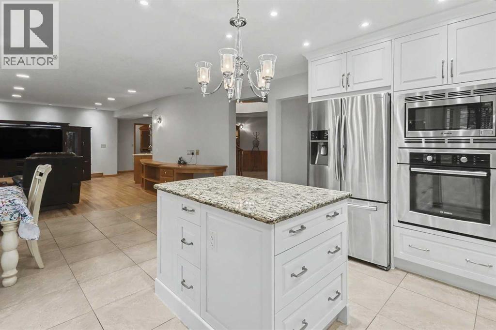 28 Edenstone Way Nw Property Photo 11