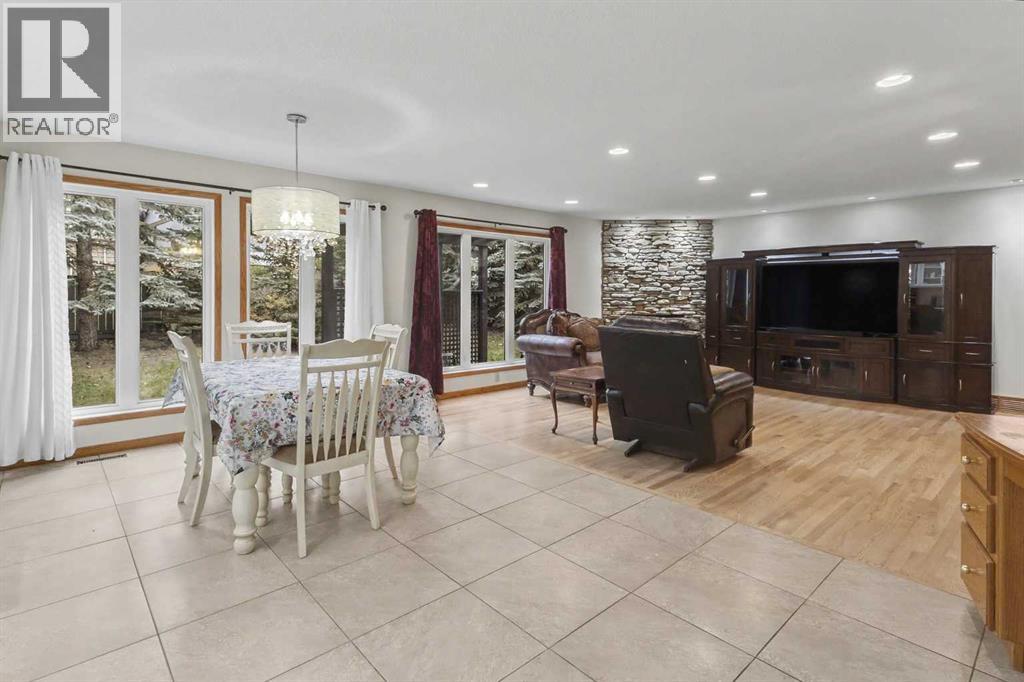 28 Edenstone Way Nw Property Photo 12