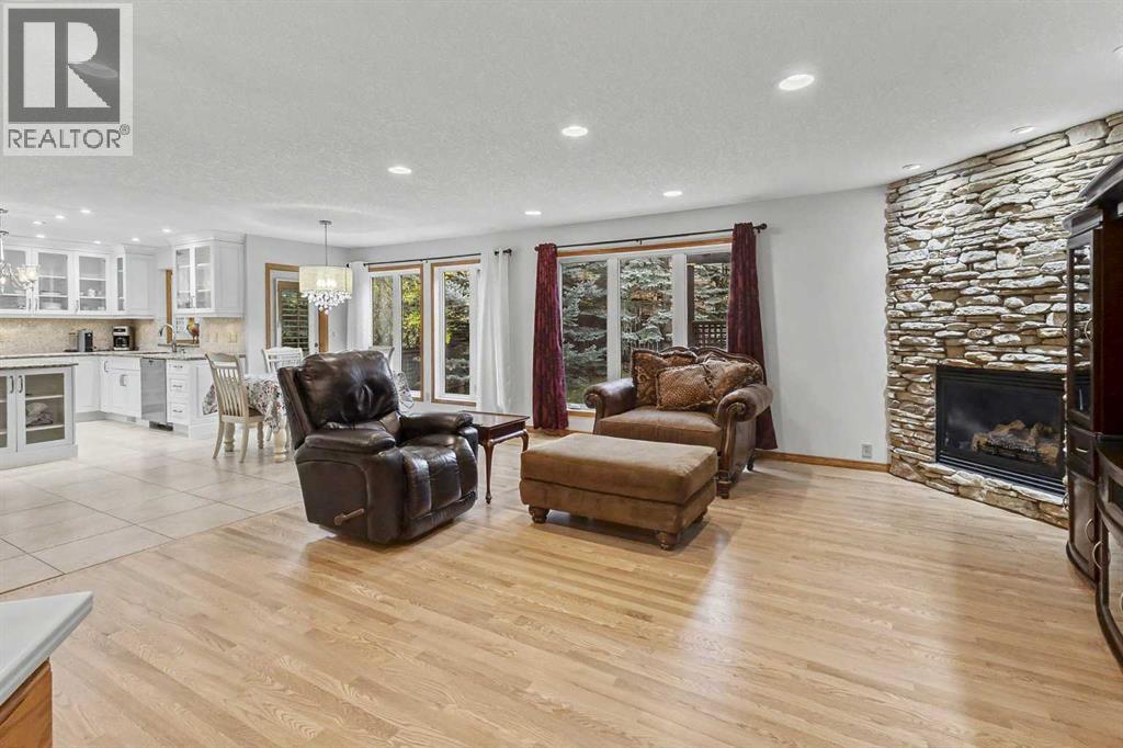 28 Edenstone Way Nw Property Photo 16