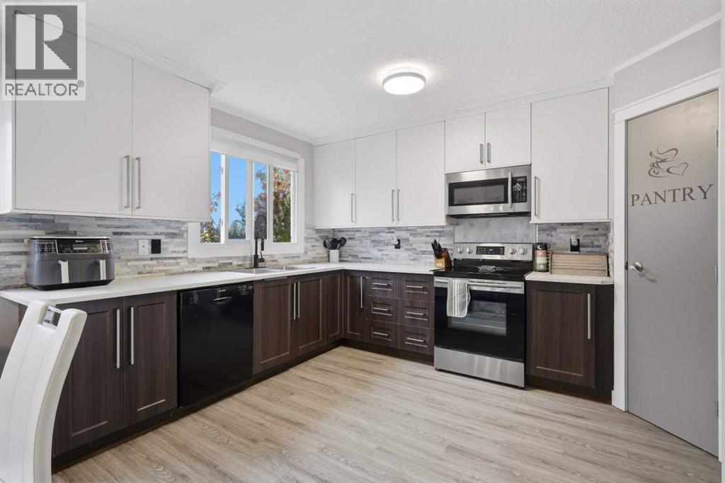 4412 45 Avenue Property Photo 9