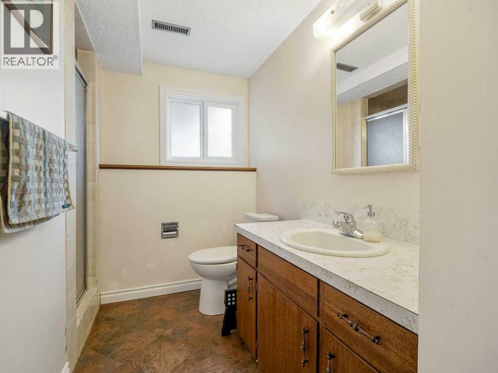3710 Pine Crescent S Property Photo 25