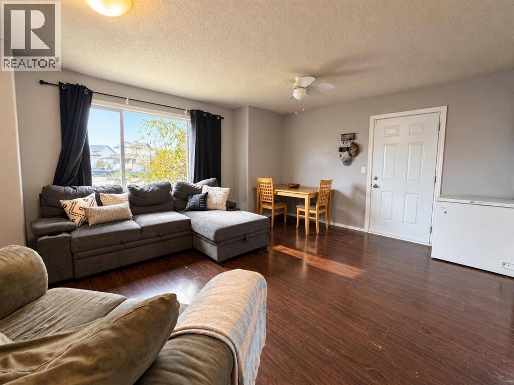 9527 93 Street Property Photo 8