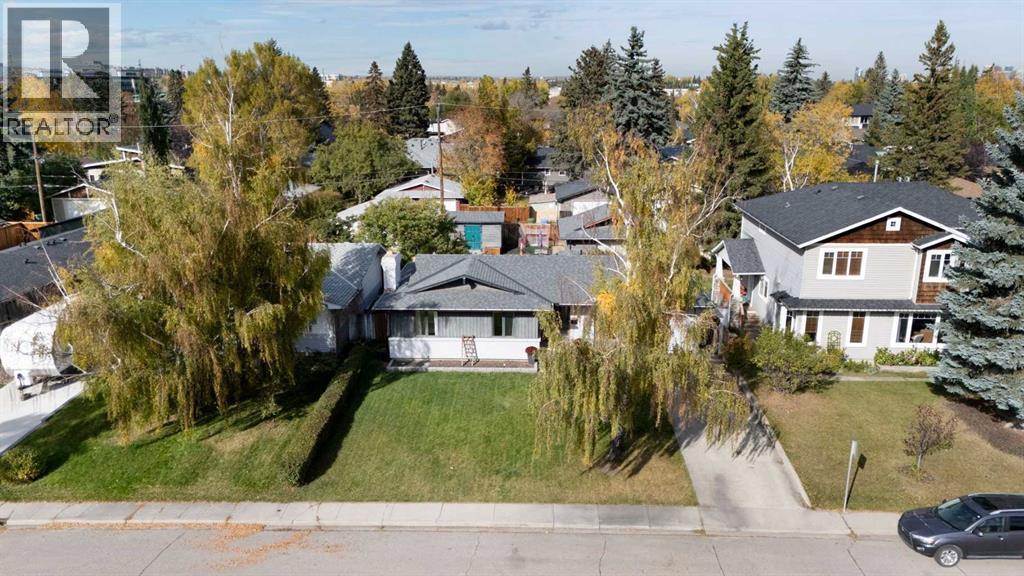 2320 58 Avenue Sw Property Photo 1