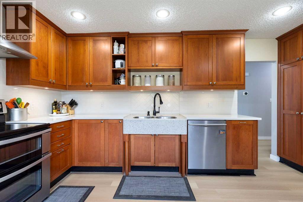 2320 58 Avenue Sw Property Photo 21