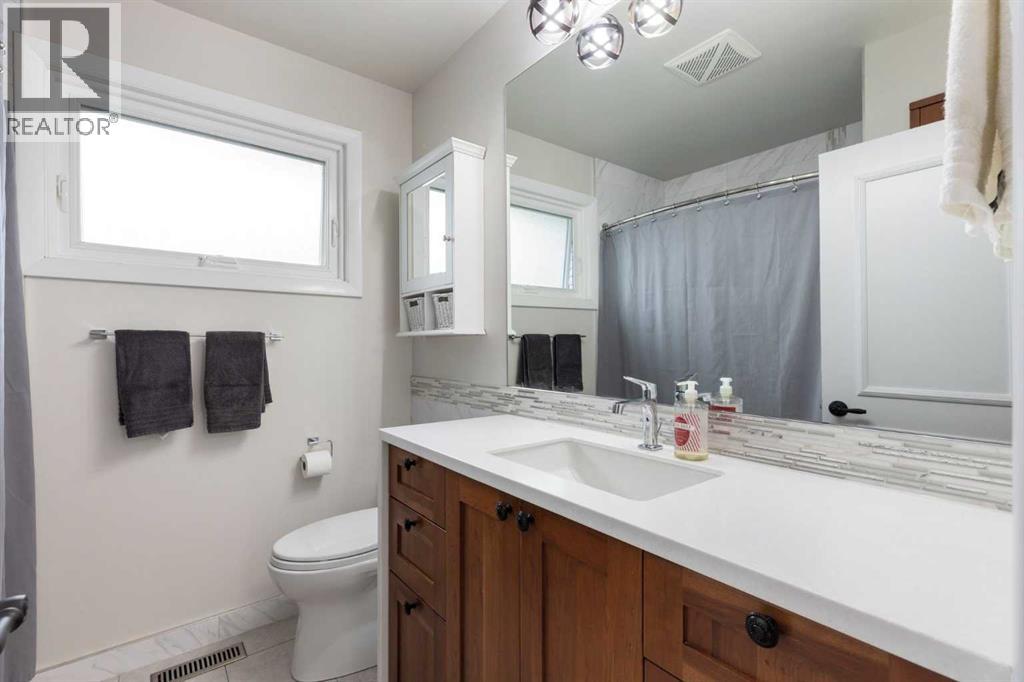 2320 58 Avenue Sw Property Photo 28