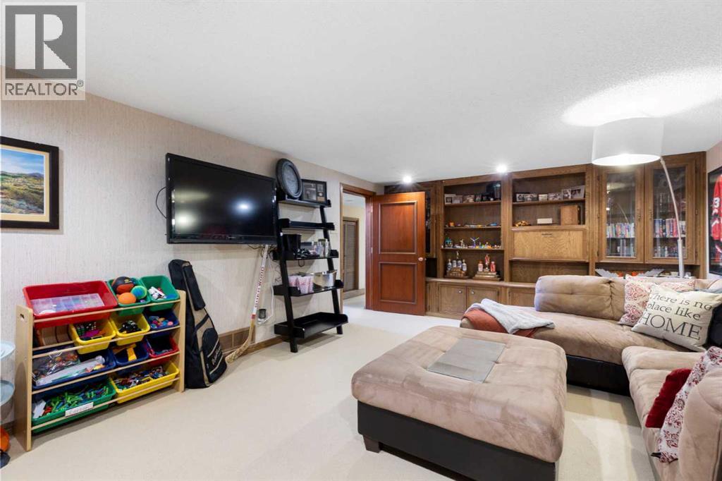 2320 58 Avenue Sw Property Photo 32
