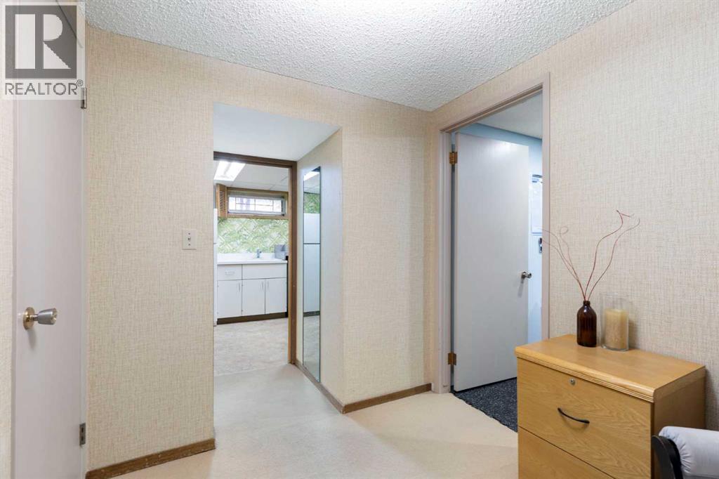 2320 58 Avenue Sw Property Photo 37