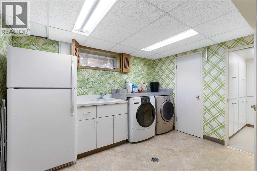 2320 58 Avenue Sw Property Photo 40