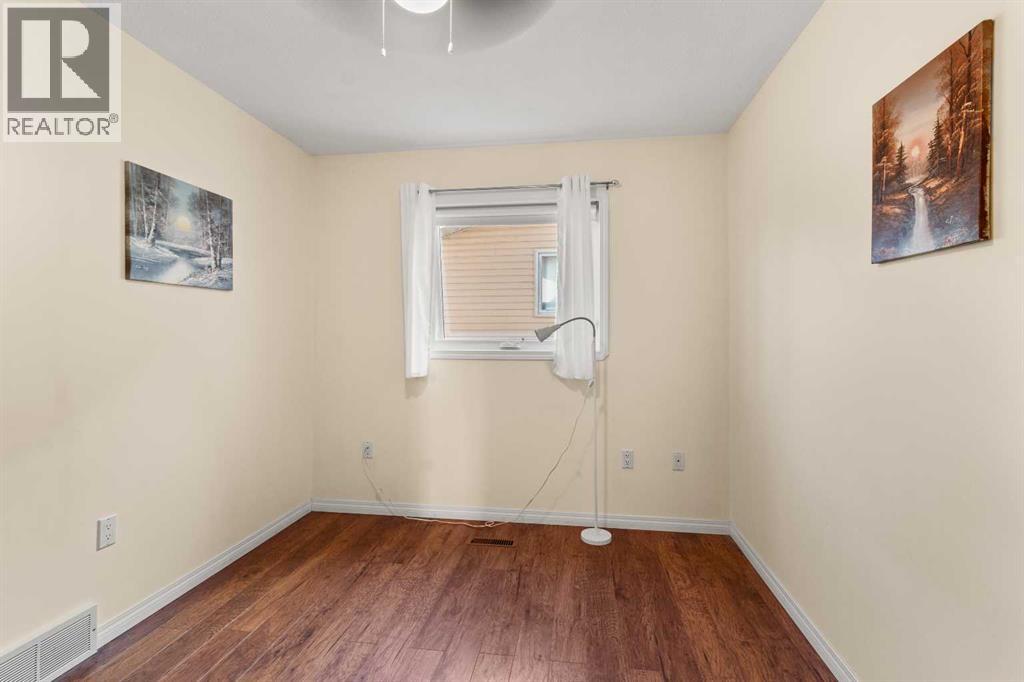 4638 52 Avenue S Property Photo 18
