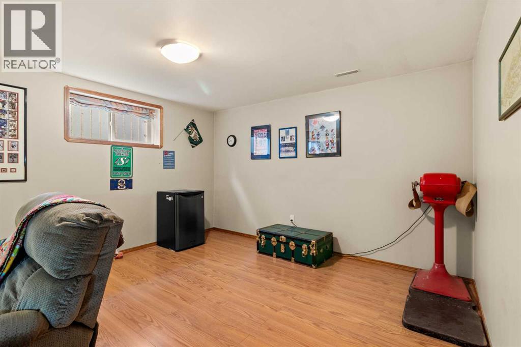 4638 52 Avenue S Property Photo 20