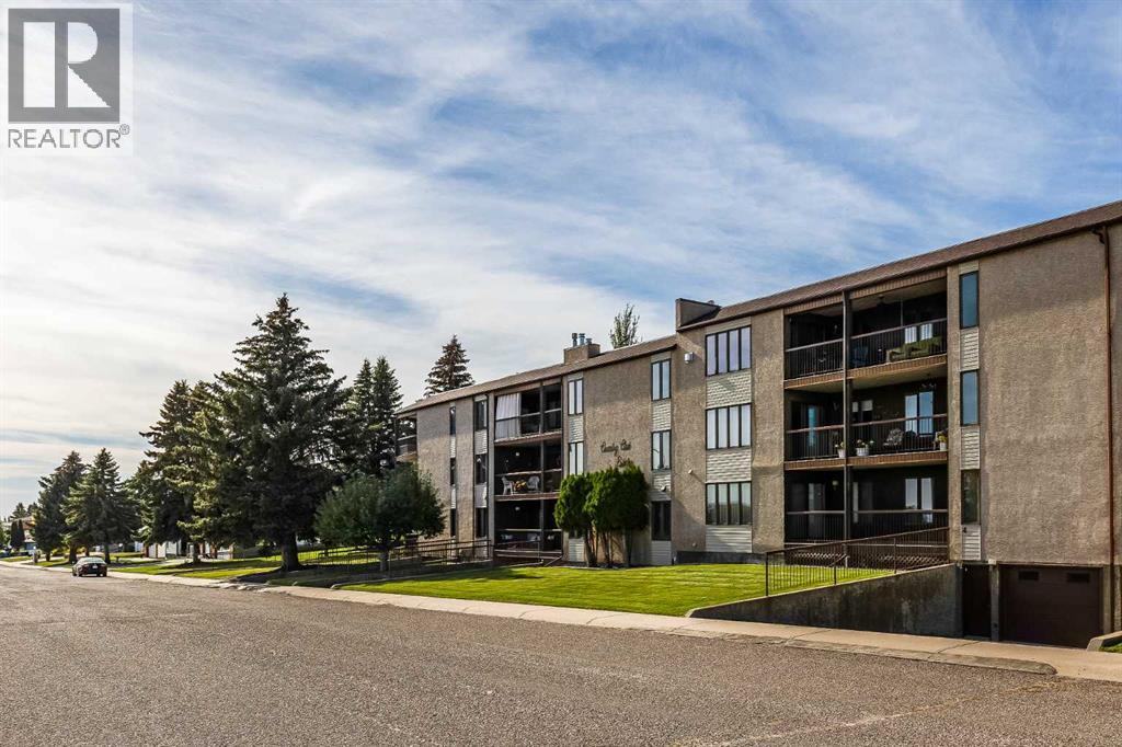 1165 16 Street Property Photo 2