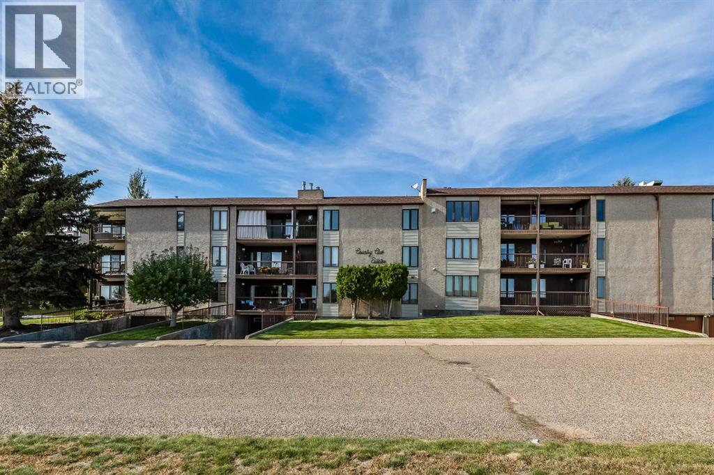 1165 16 Street Property Photo 3