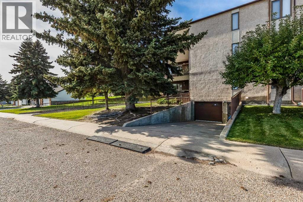 1165 16 Street Property Photo 4