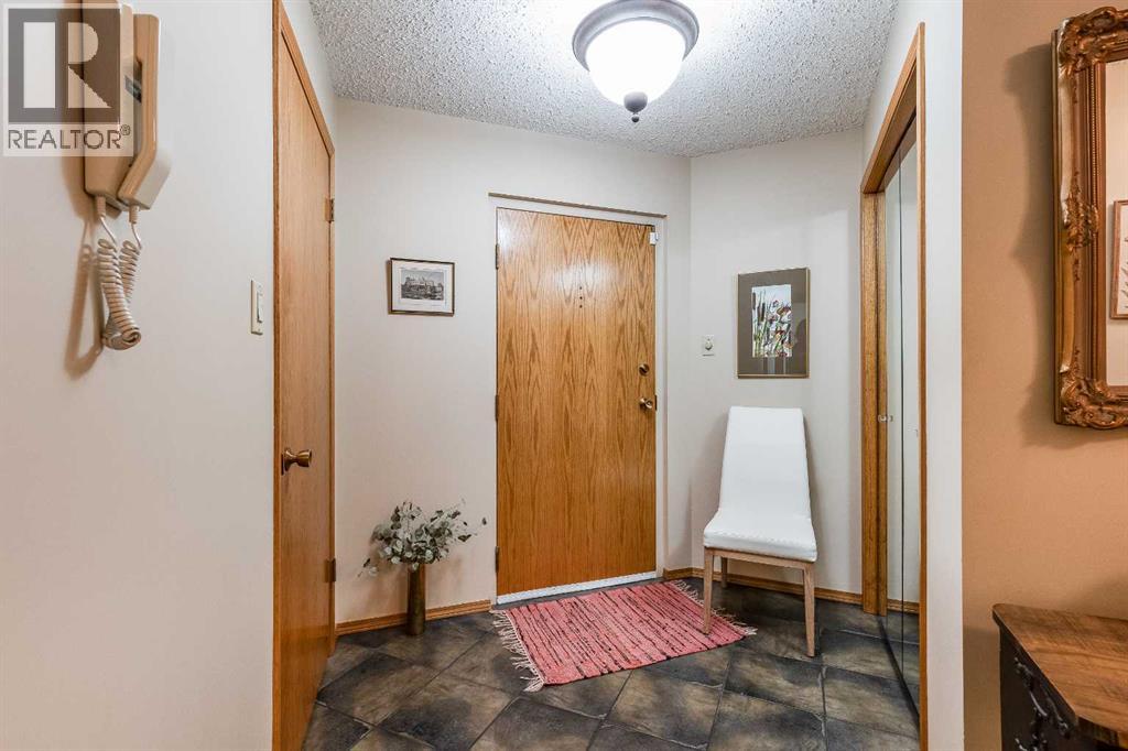 1165 16 Street Property Photo 8