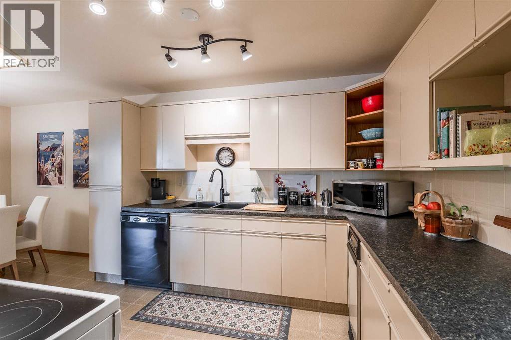 1165 16 Street Property Photo 13