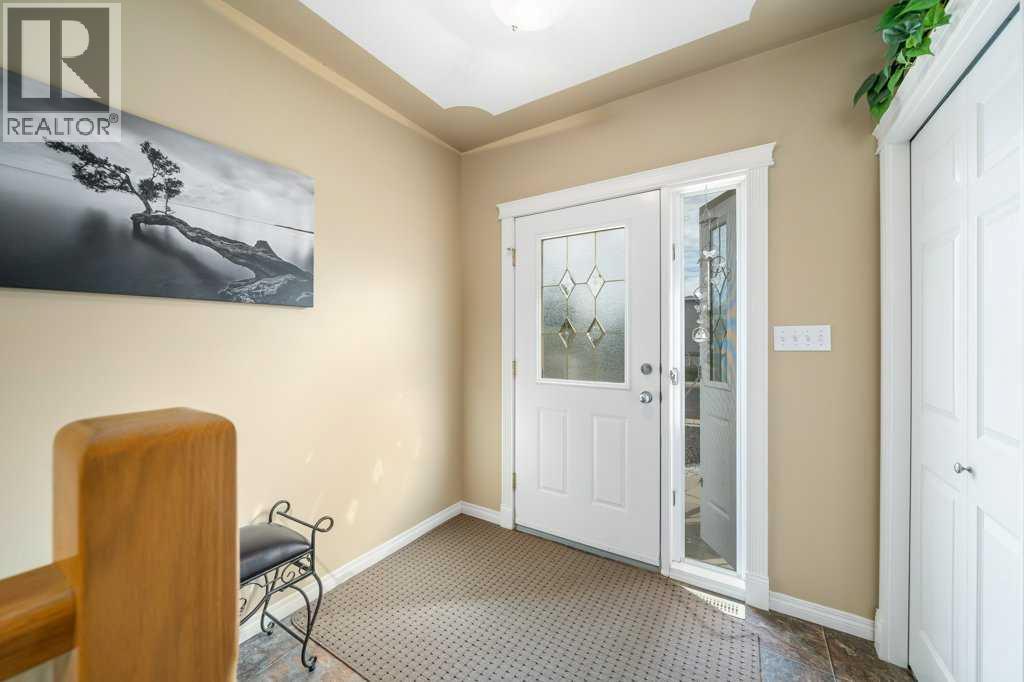 846 Spruce Way Se Property Photo 5