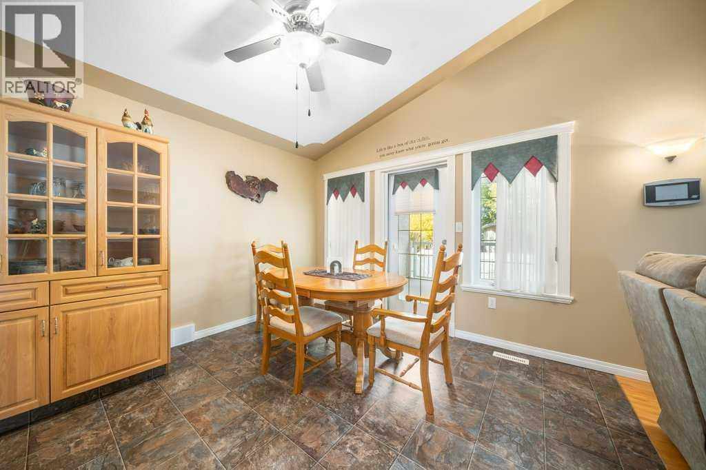 846 Spruce Way Se Property Photo 13
