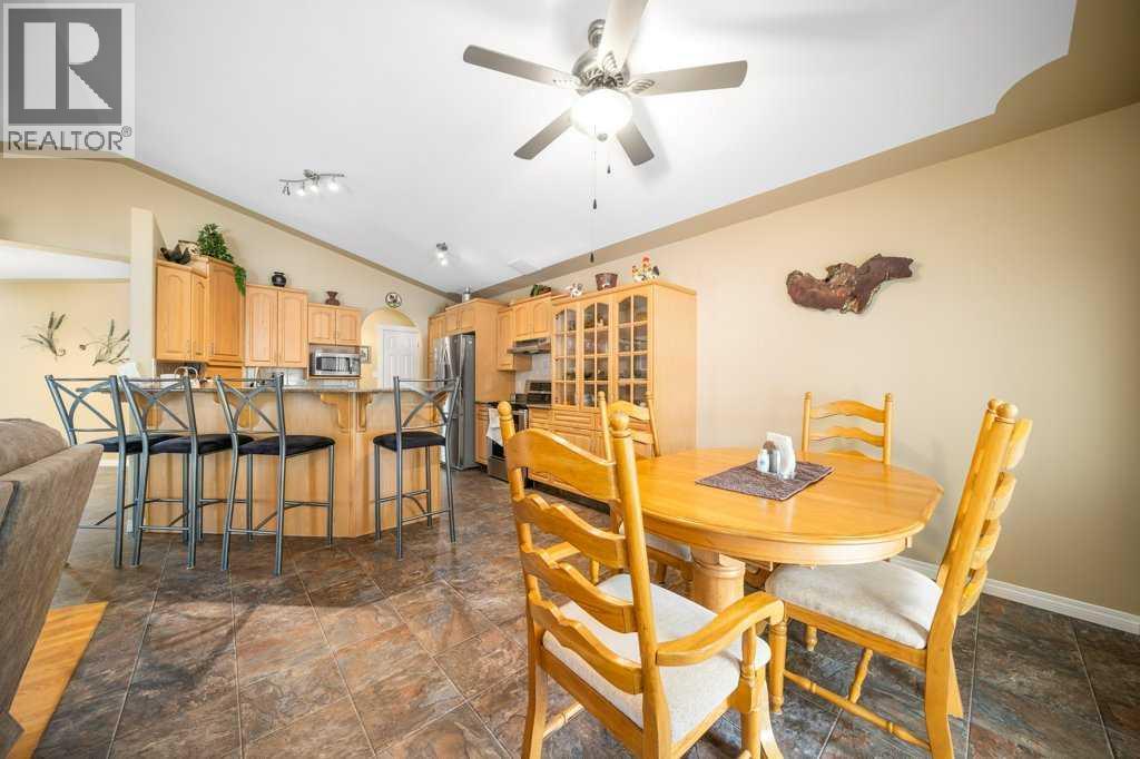 846 Spruce Way Se Property Photo 14