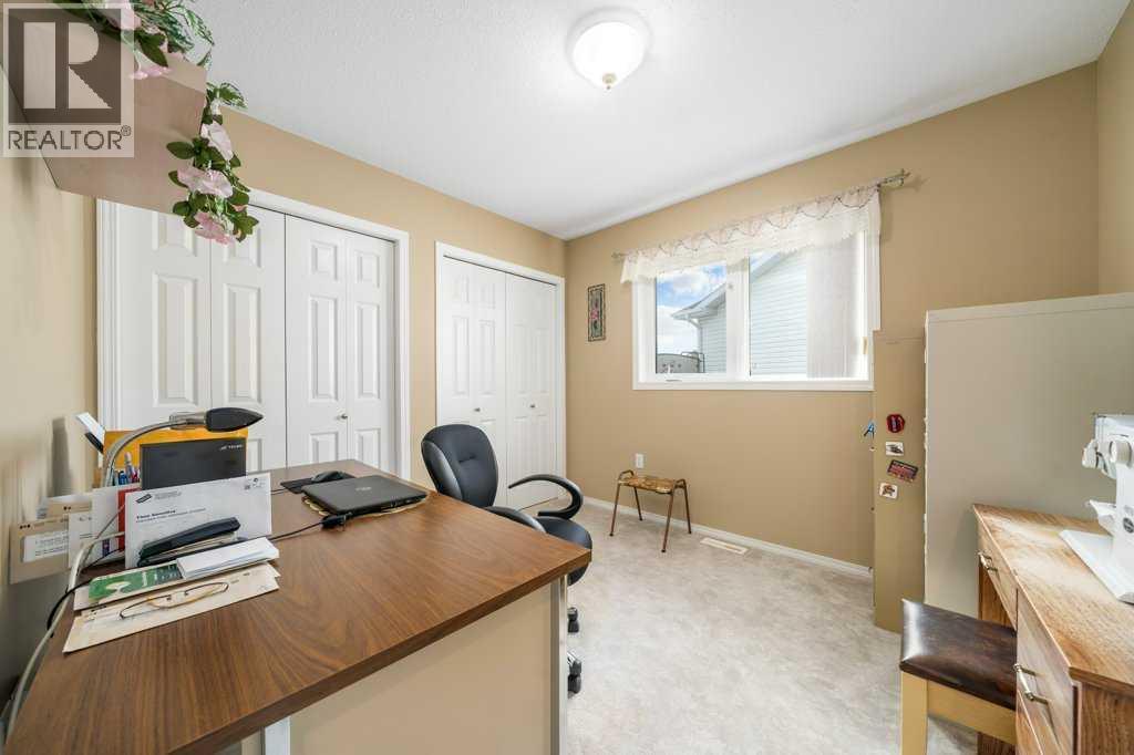 846 Spruce Way Se Property Photo 16
