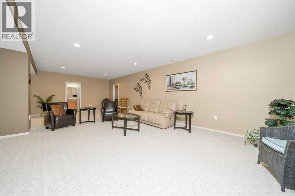 846 Spruce Way Se Property Photo 28