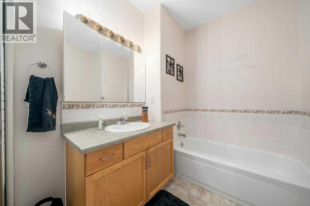 846 Spruce Way Se Property Photo 31