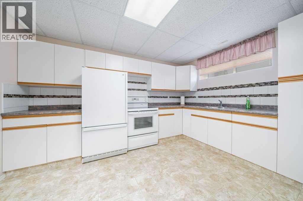 846 Spruce Way Se Property Photo 32
