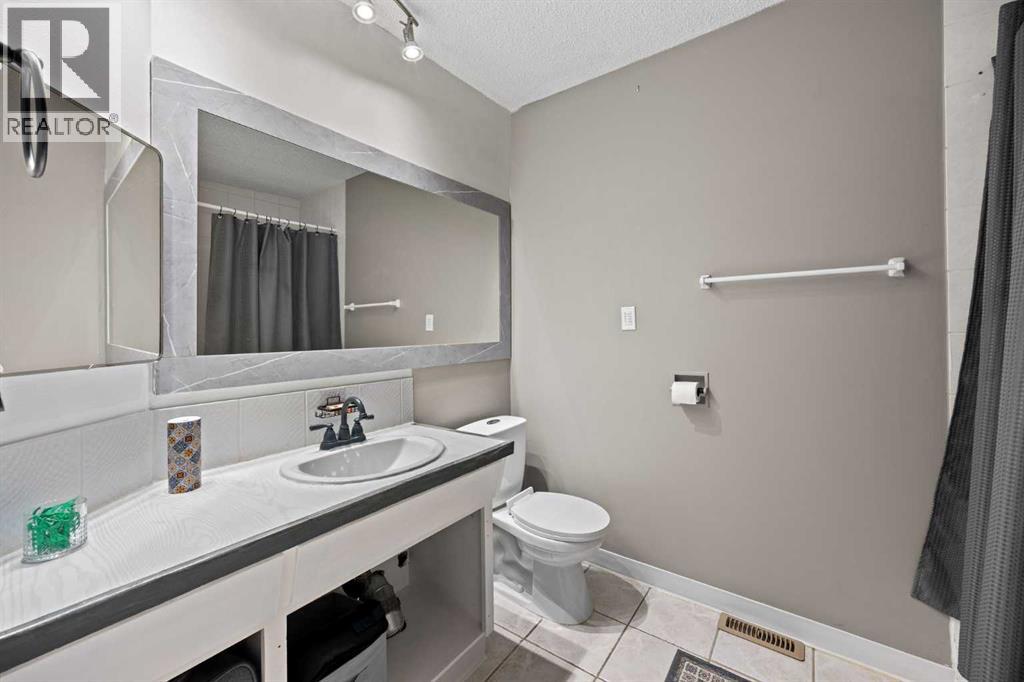 219 26 Avenue Ne Property Photo 23