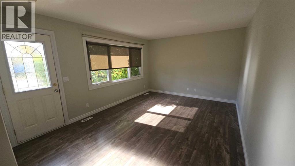 4709 Windsor Avenue Property Photo 3