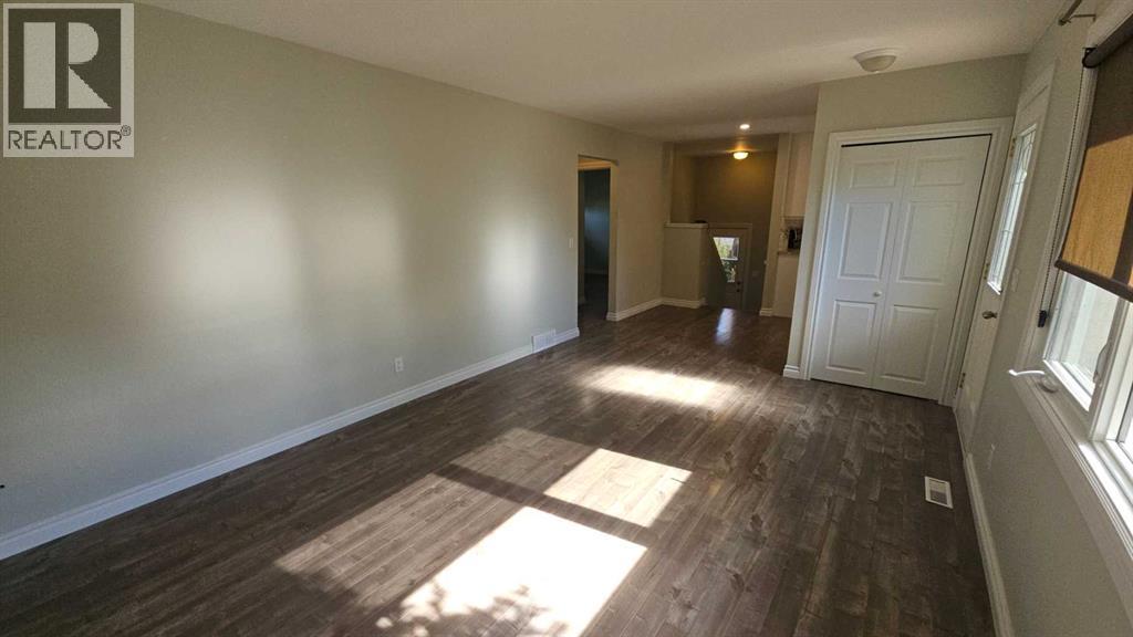 4709 Windsor Avenue Property Photo 4