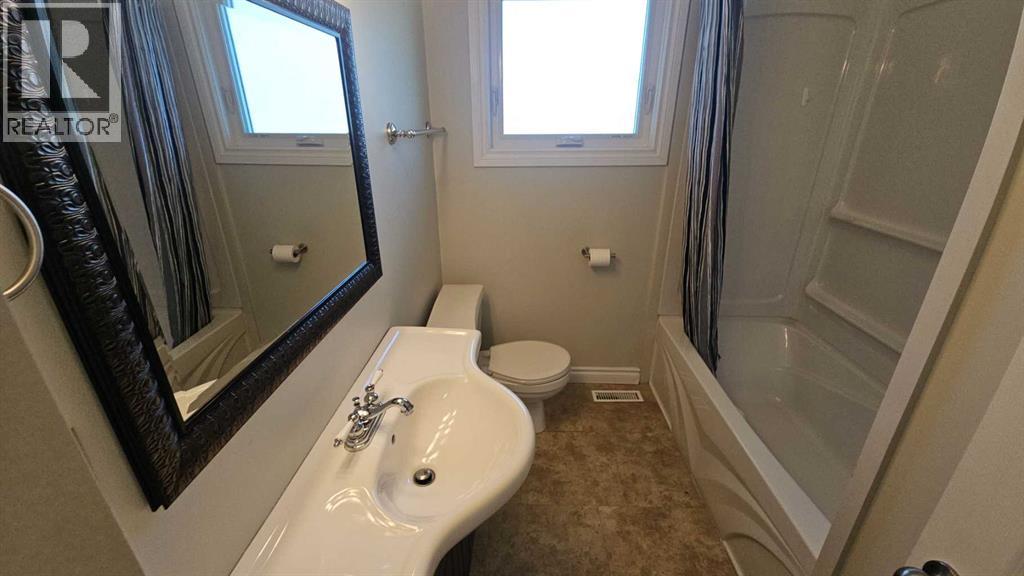 4709 Windsor Avenue Property Photo 11