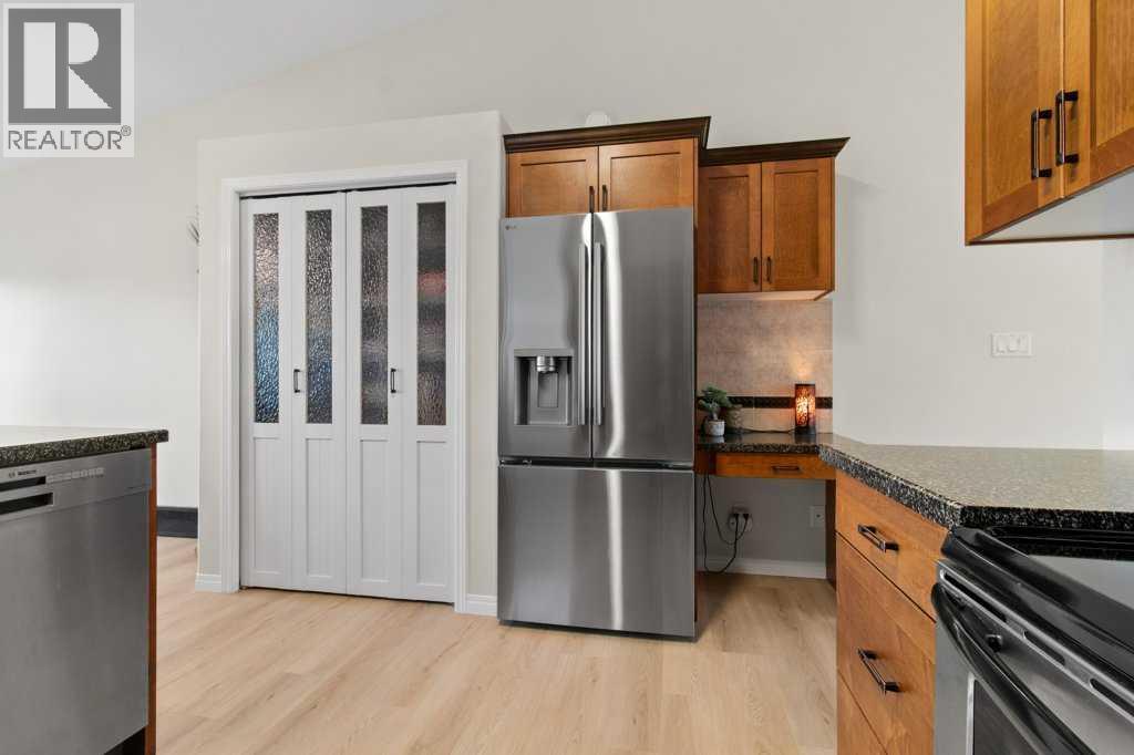 130 Oaklands Crescent Property Photo 7