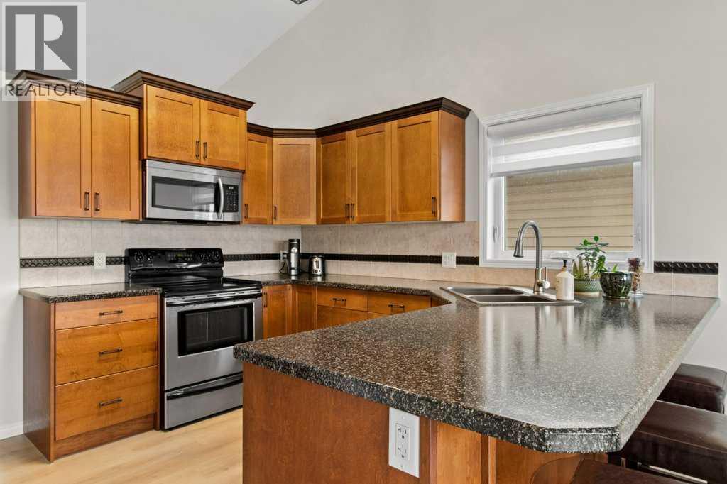 130 Oaklands Crescent Property Photo 8