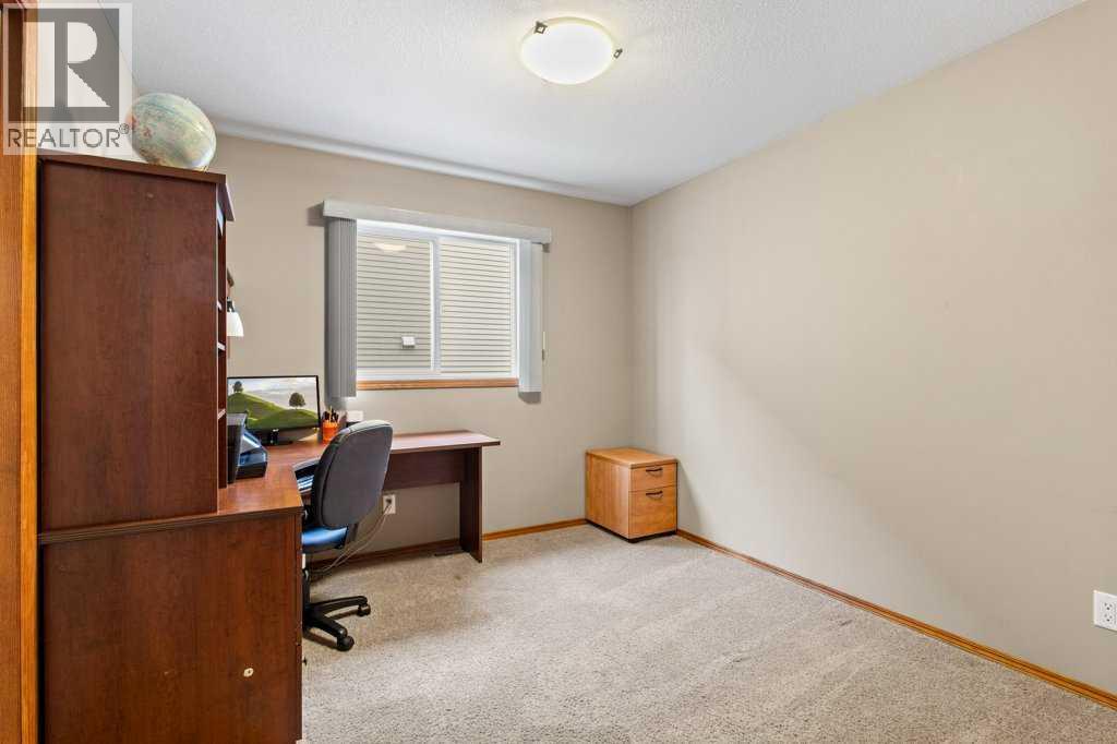 130 Oaklands Crescent Property Photo 11