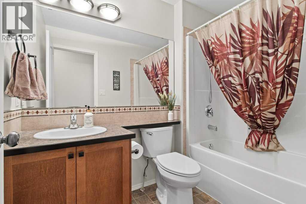130 Oaklands Crescent Property Photo 13