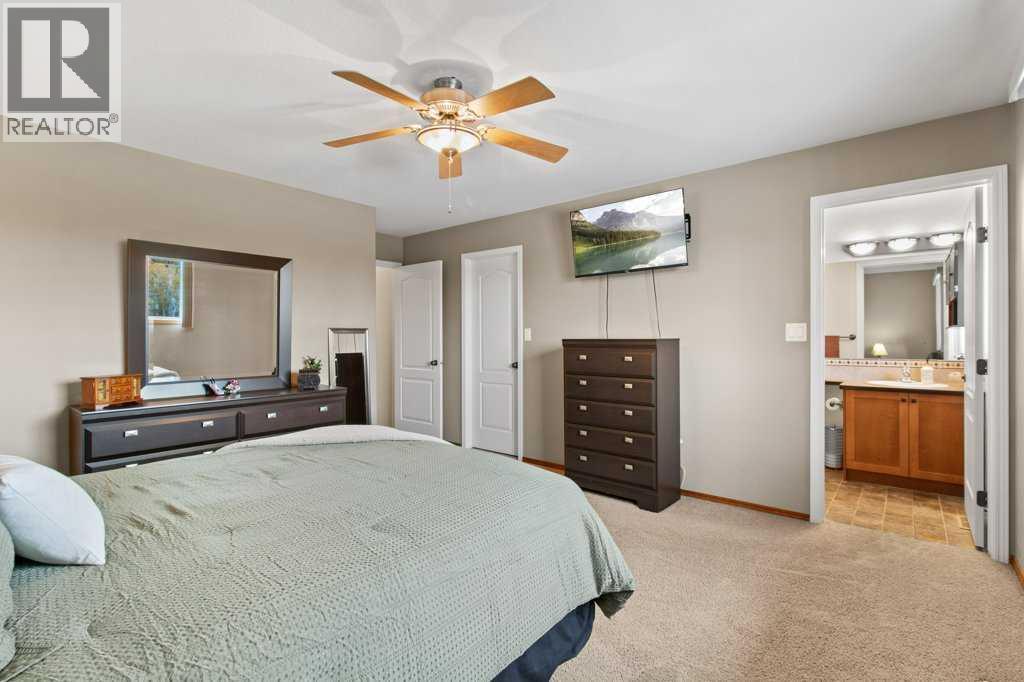 130 Oaklands Crescent Property Photo 15