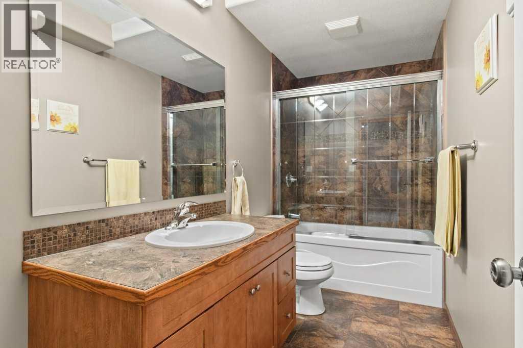 130 Oaklands Crescent Property Photo 22