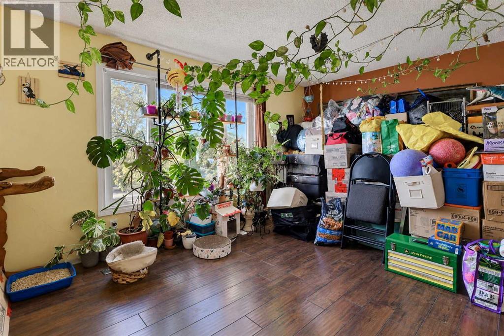 9412 83 Avenue Property Photo 2